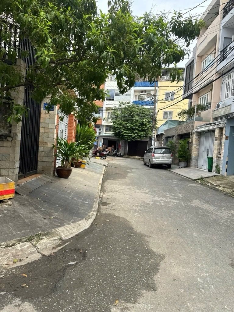 Nhà riêng 2 tầng Bùi Đình Túy 45m2 - vuông vức không lỗi - gần hẻn xe hơi - 6.28 tỷ